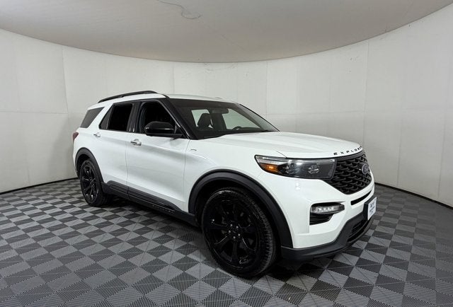 2023 Ford Explorer ST-Line in White Metallic — front three-quarter view